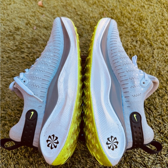 Nike React Infinity Run 4 Running Shoes – Men’s US 9.5 – Light Grey - Picture 4 of 7